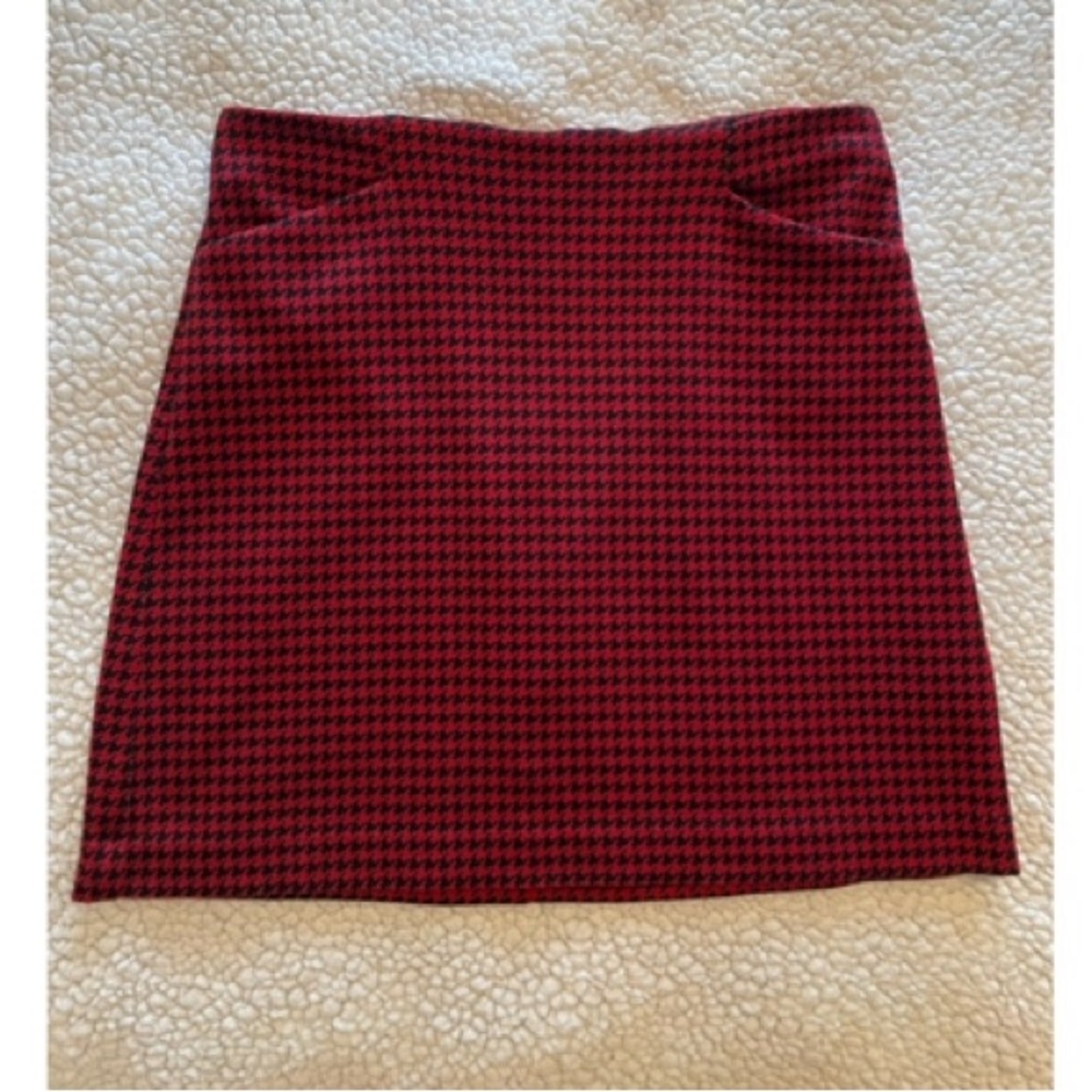 Houndstooth skirt
